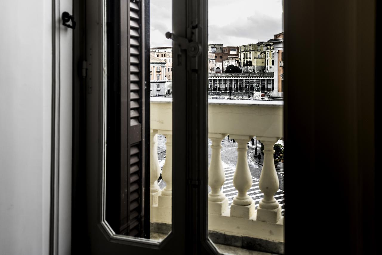 Appartamento Sul Teatro San Carlo Naples Exterior photo